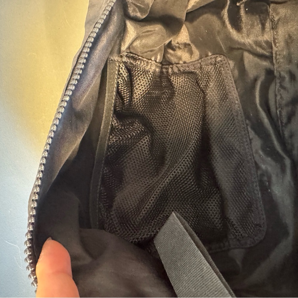 lululemon athletica Black Toiletry Bag - Picture 6 of 6